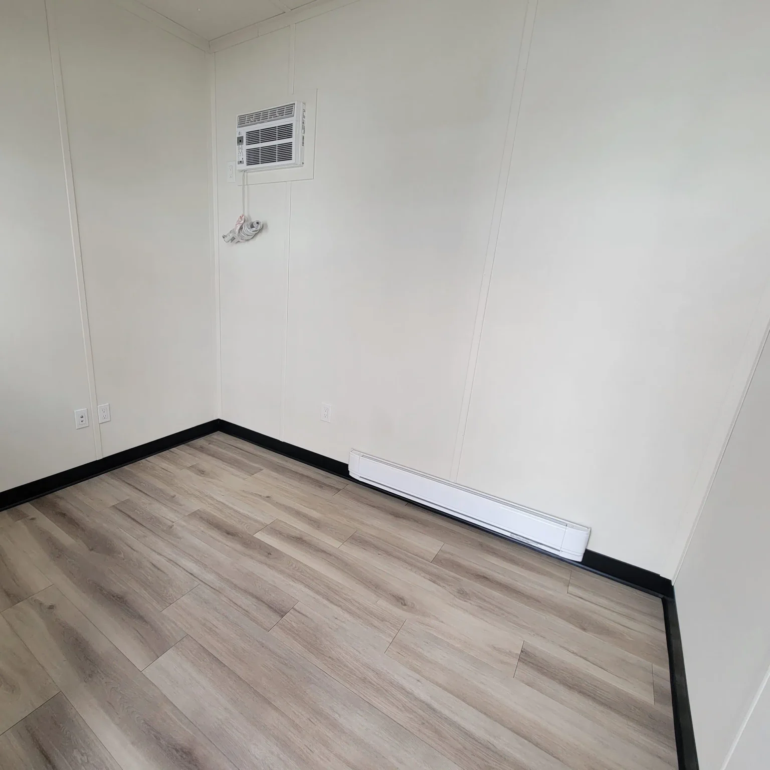 40ft High Cube With 4 X Separate Offices - Image 2