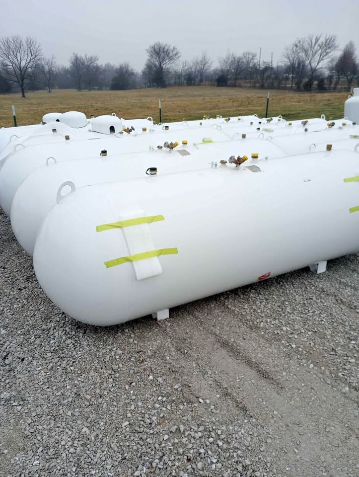 New 500 Gallon Above Ground and Underground Propane Tank - Image 2