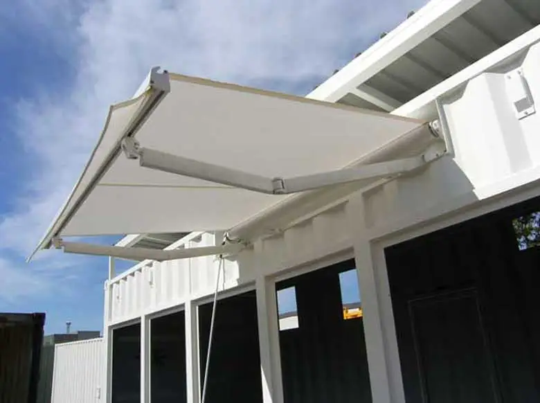 Switch Rooms - Image 7